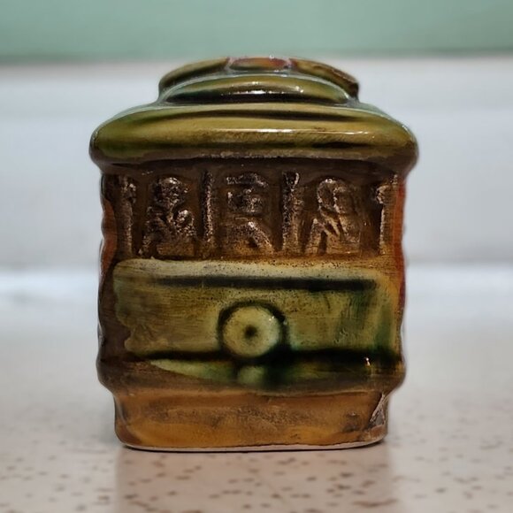 Vintage San Francisco Trolly Cars Salt & Pepper Shakers - Picture 6 of 8